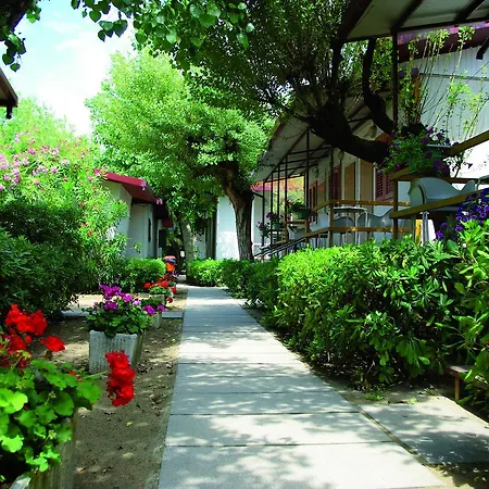 Villaggio Benvivere Hotel 3*